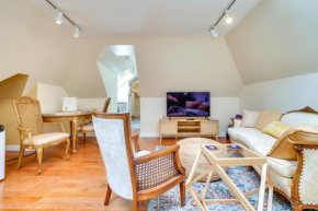 Studio in Historic Cathedral Hill Neighborhood!